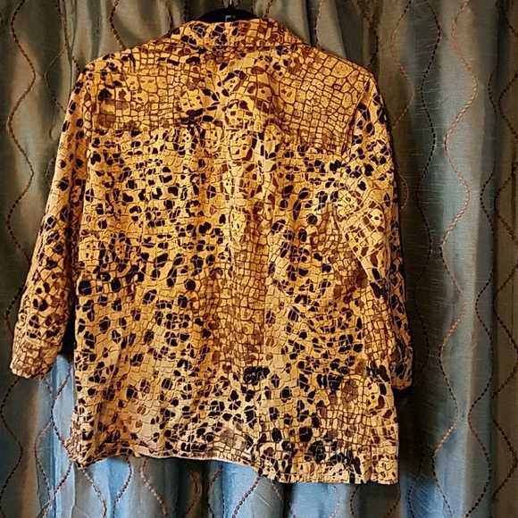 Chico's size 2 button down - Picture 3 of 3